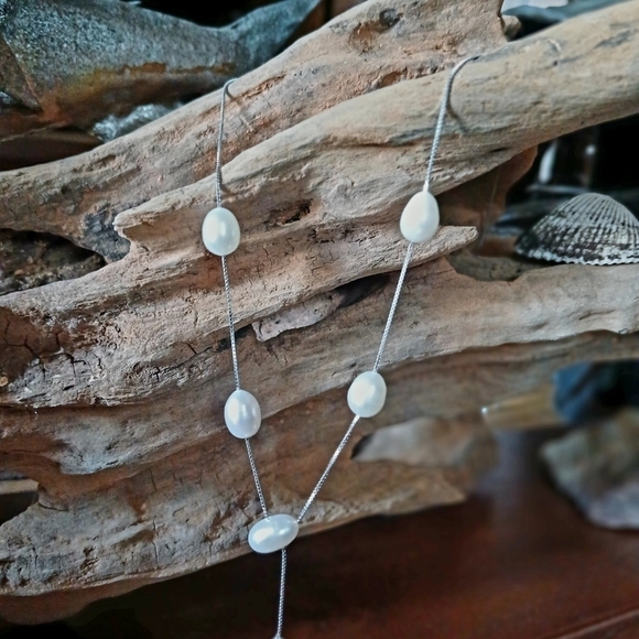 Freshwater pearls necklace with sterling silver adjustable chain - Picture 5 of 6